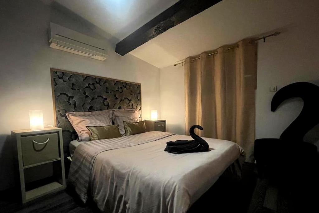 Appartamento Charme Urbain Sous Les Toits-Terrasse/Clim/Parking Béziers Esterno foto