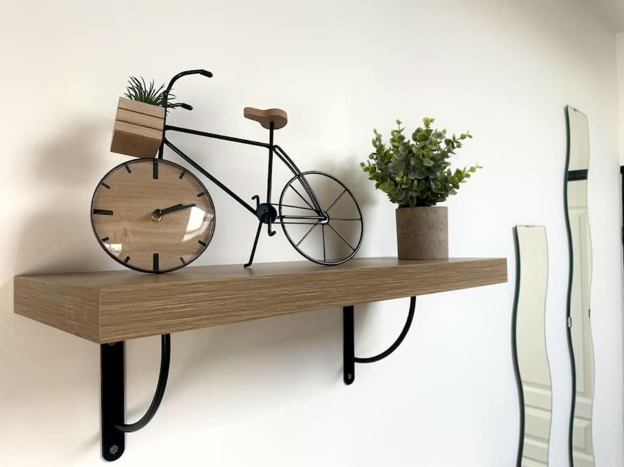 Appartamento Charme Urbain Sous Les Toits-Terrasse/Clim/Parking Béziers Esterno foto