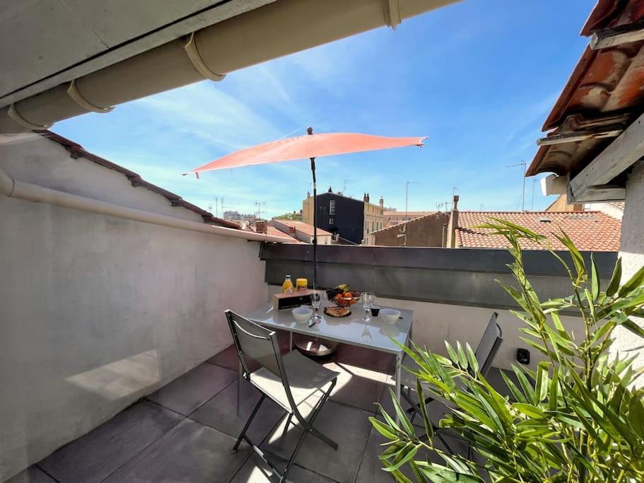 Appartamento Charme Urbain Sous Les Toits-Terrasse/Clim/Parking Béziers Esterno foto